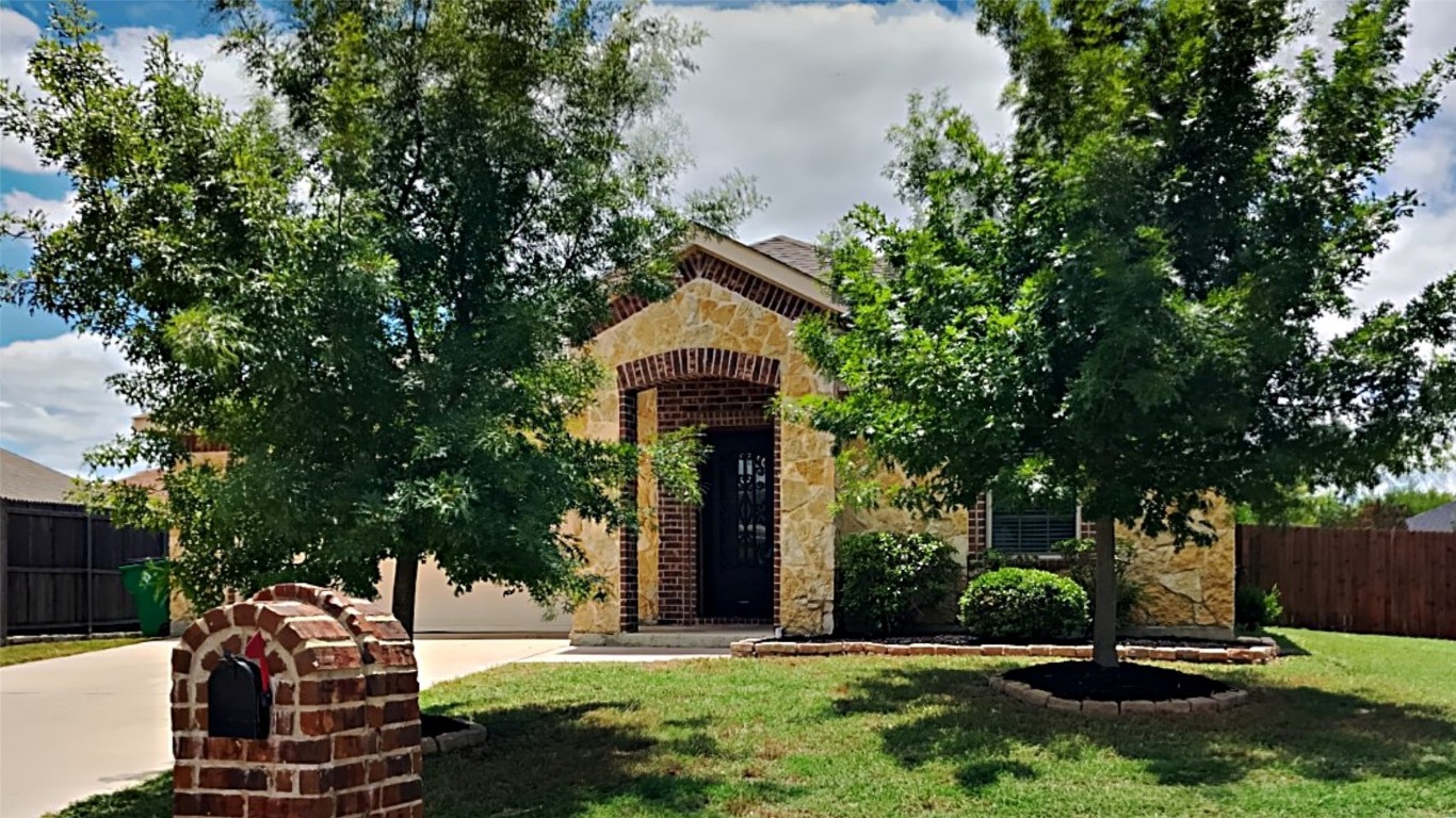 203 Old Spanish Trail Waxahachie TX 75167