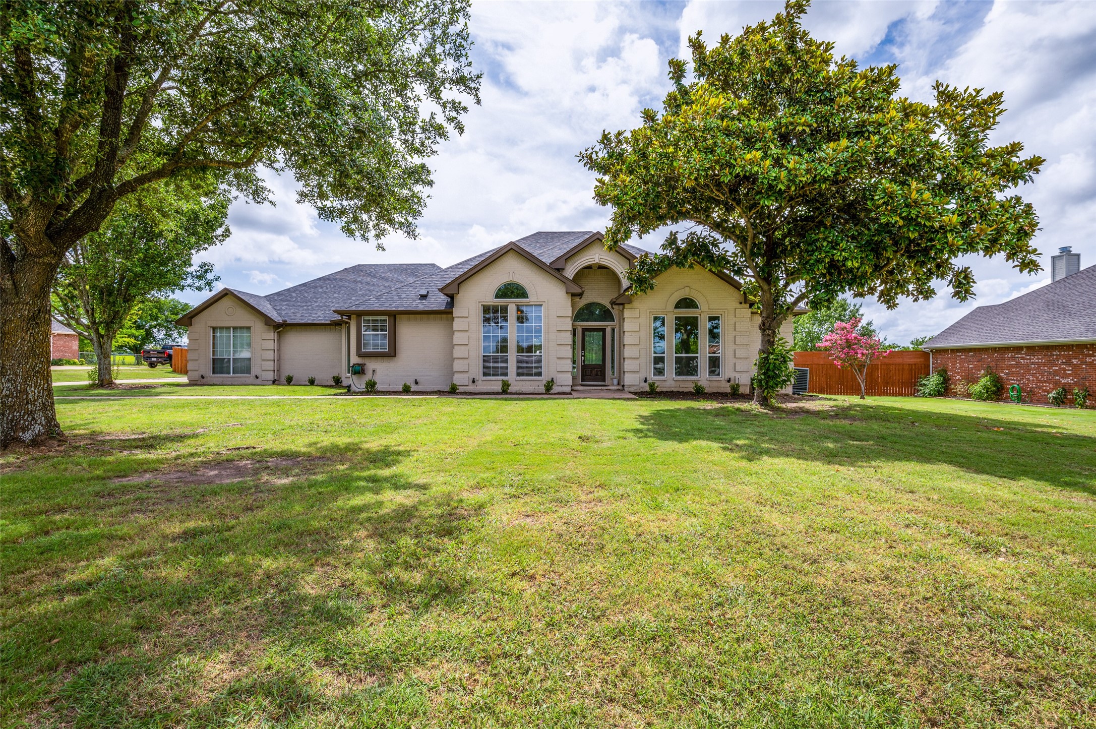 1320 E Highland Road Waxahachie TX 75167