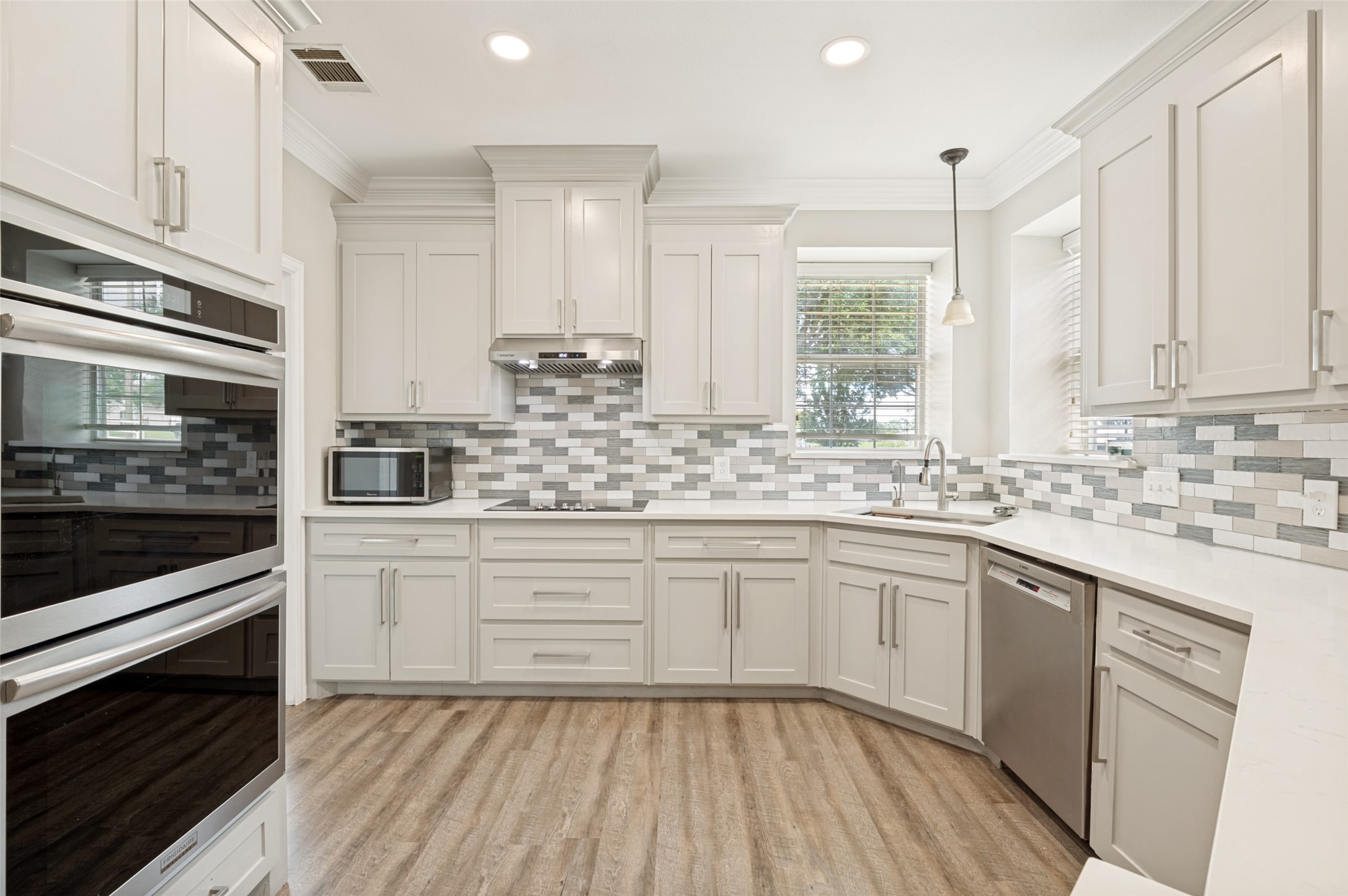 1320 E Highland Road Waxahachie TX 75167