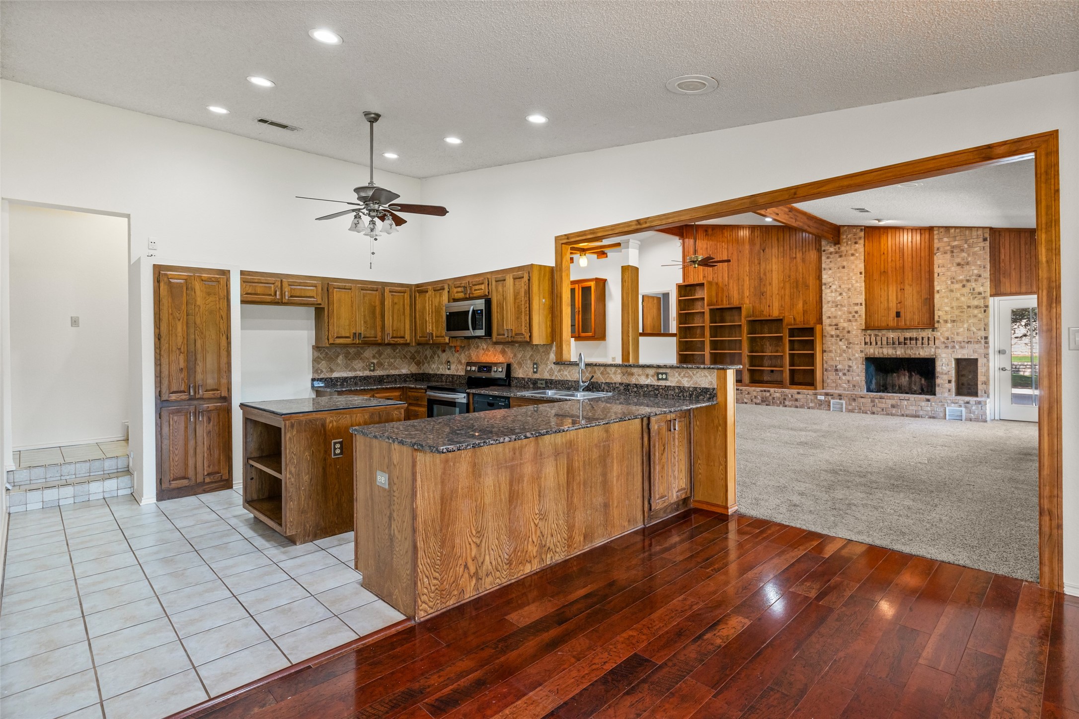 7508 Ravenswood Road Granbury TX 76049