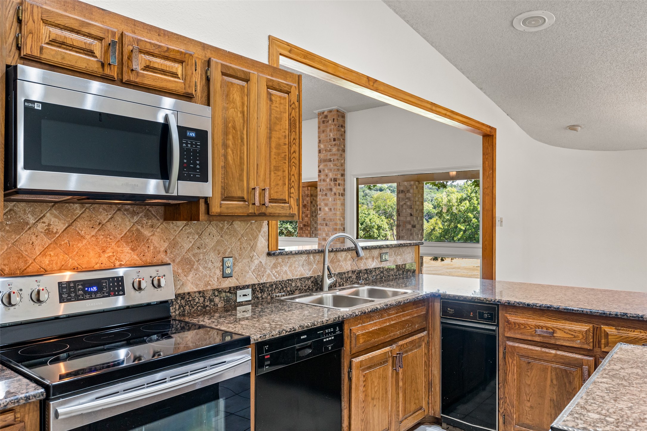 7508 Ravenswood Road Granbury TX 76049
