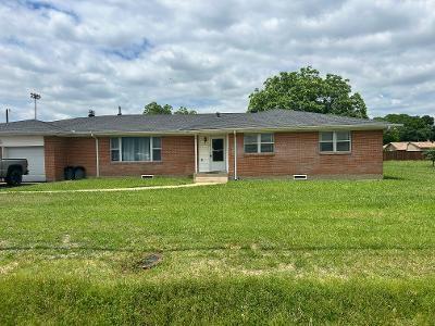 310 Lakeview Drive Grand Prairie TX 75051