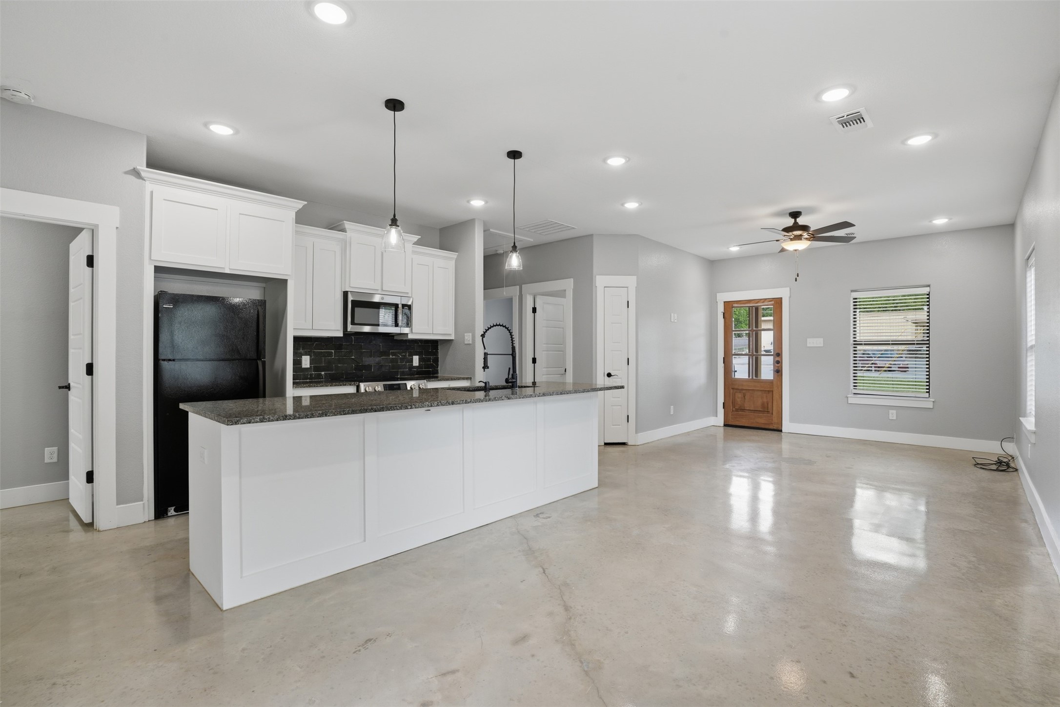 738 E Sears Street Denison TX 75021