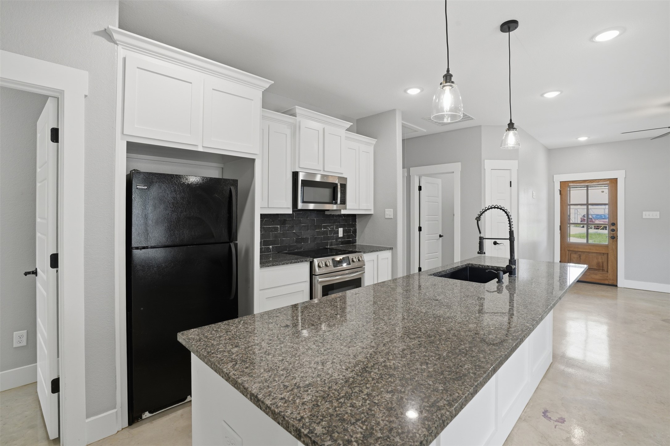 738 E Sears Street Denison TX 75021