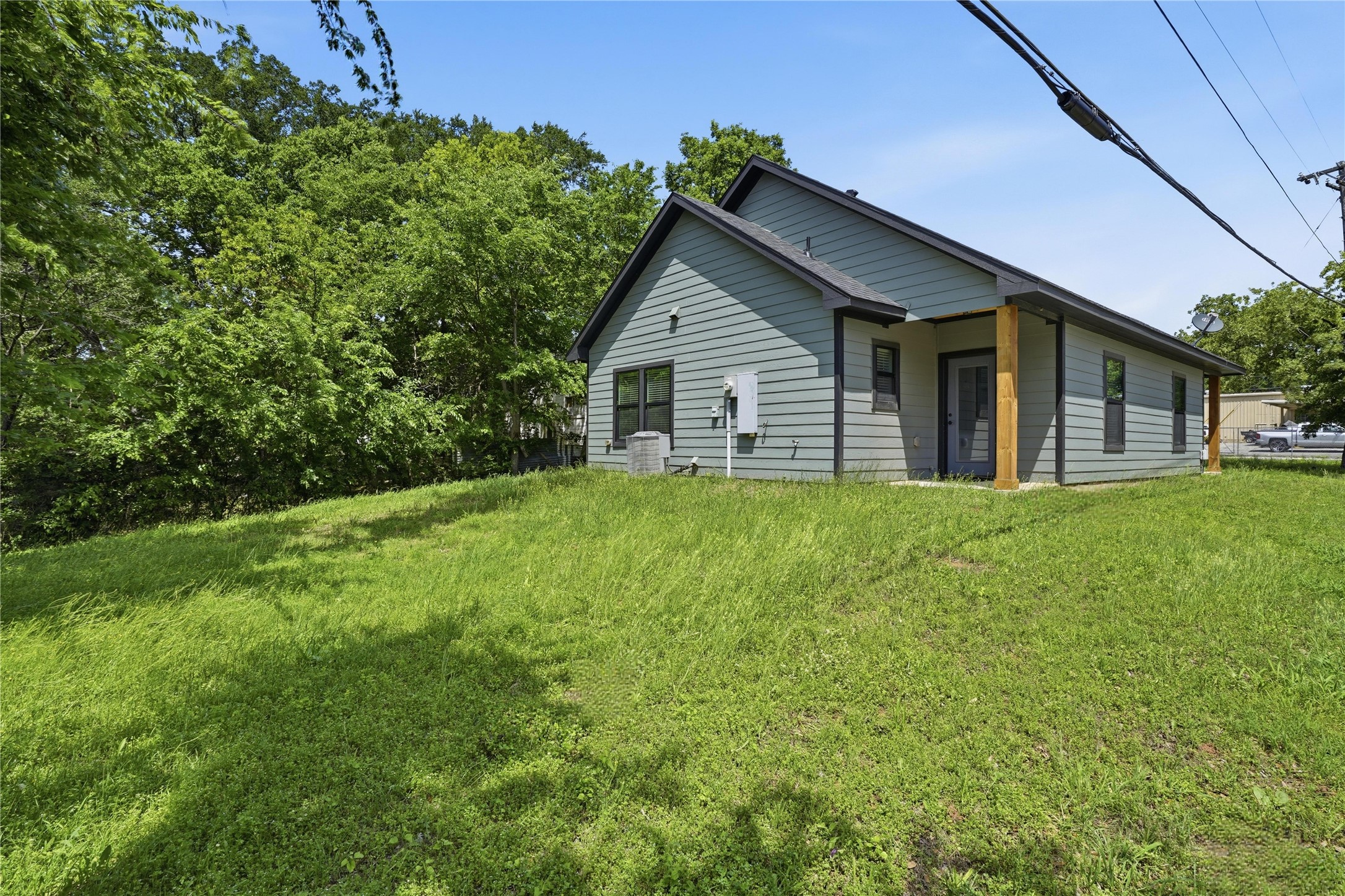 738 E Sears Street Denison TX 75021