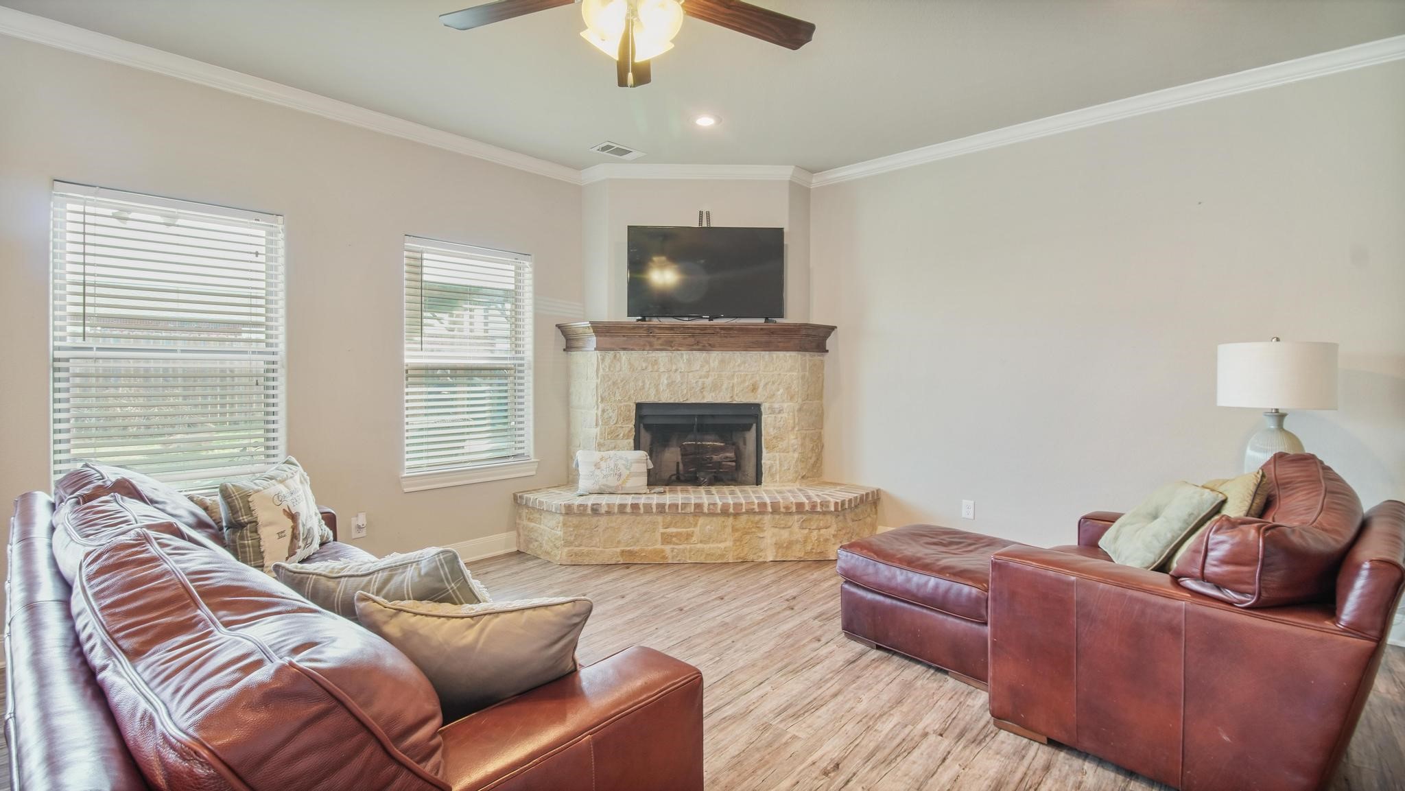 129 Oak Springs Loop Mabank TX 75156