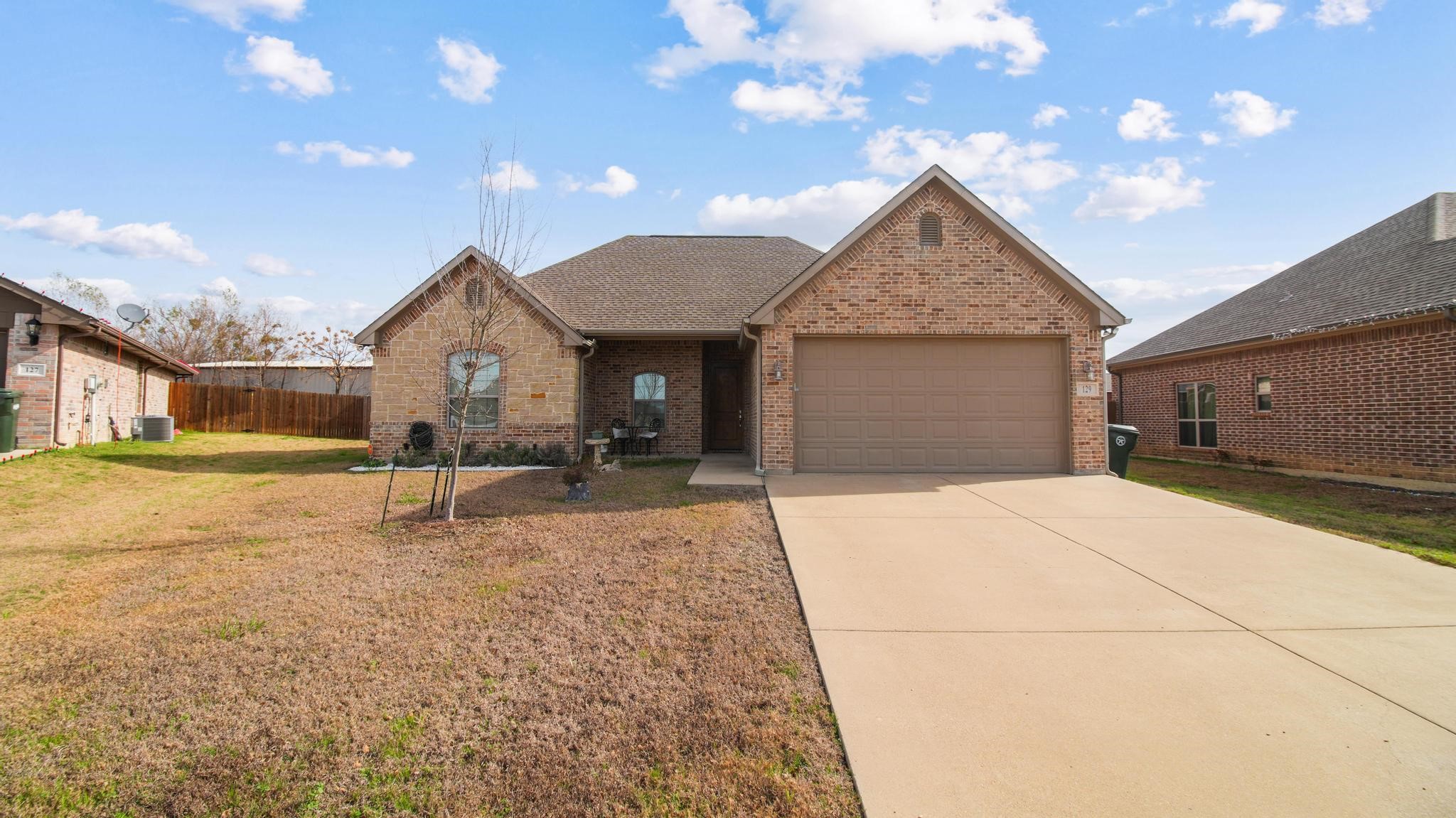 129 Oak Springs Loop Mabank TX 75156