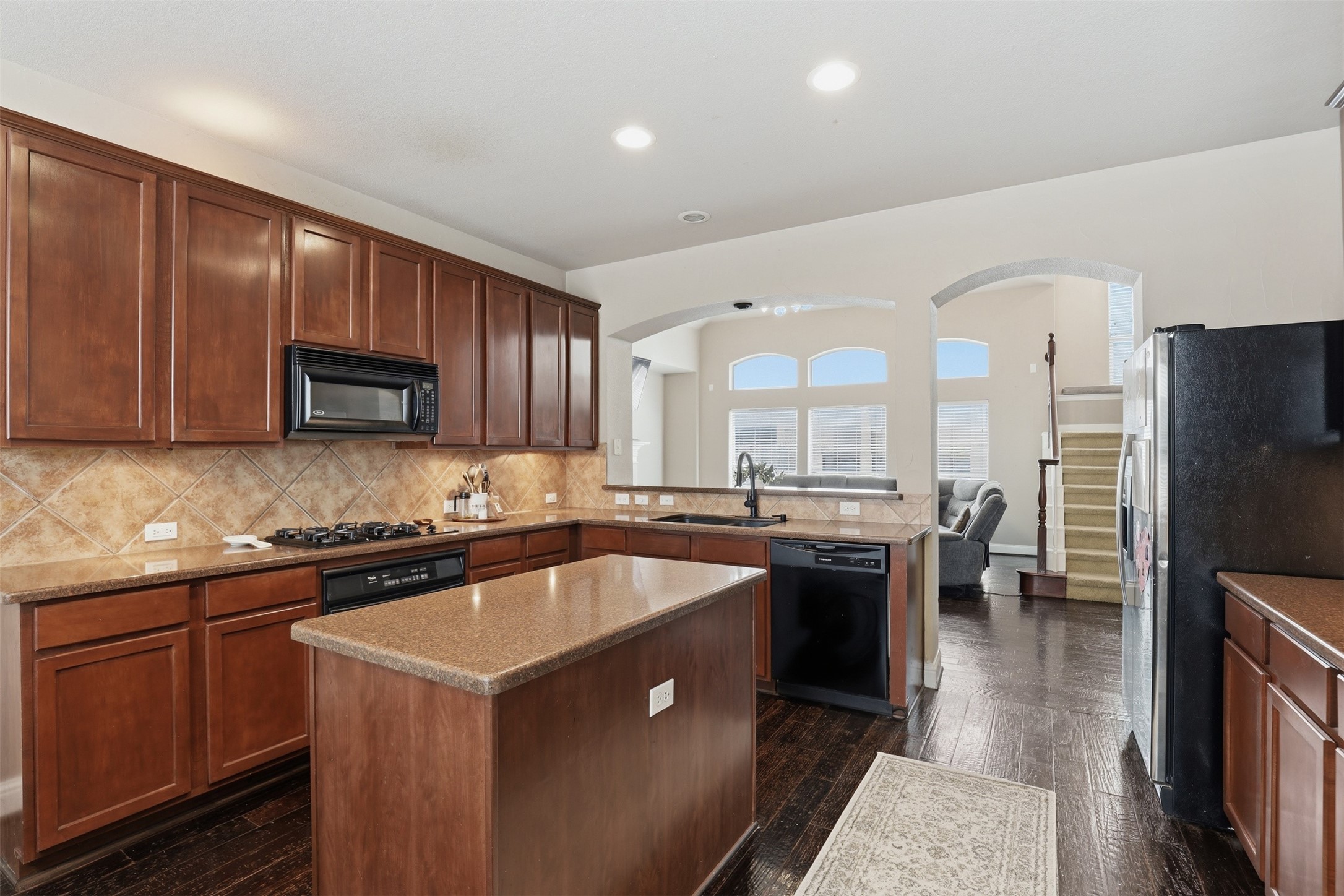 2451 Beachview Drive Grand Prairie TX 75054