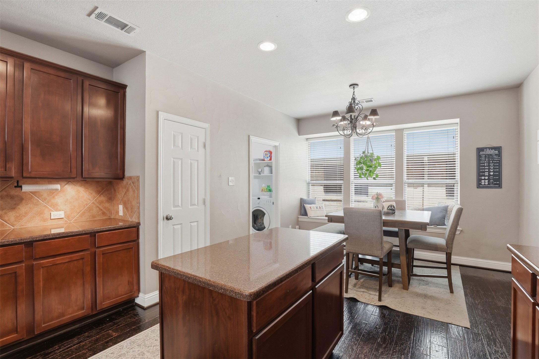 2451 Beachview Drive Grand Prairie TX 75054