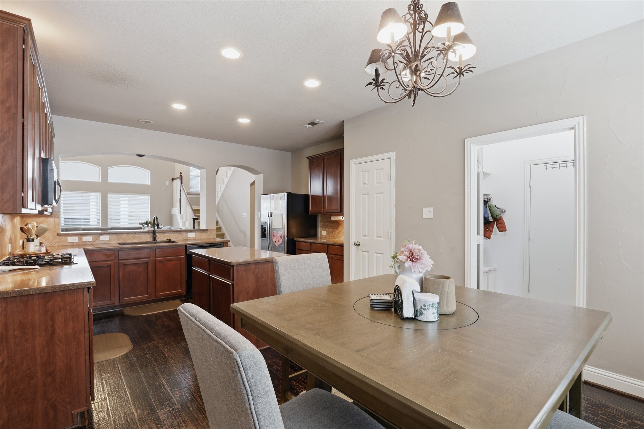 2451 Beachview Drive Grand Prairie TX 75054