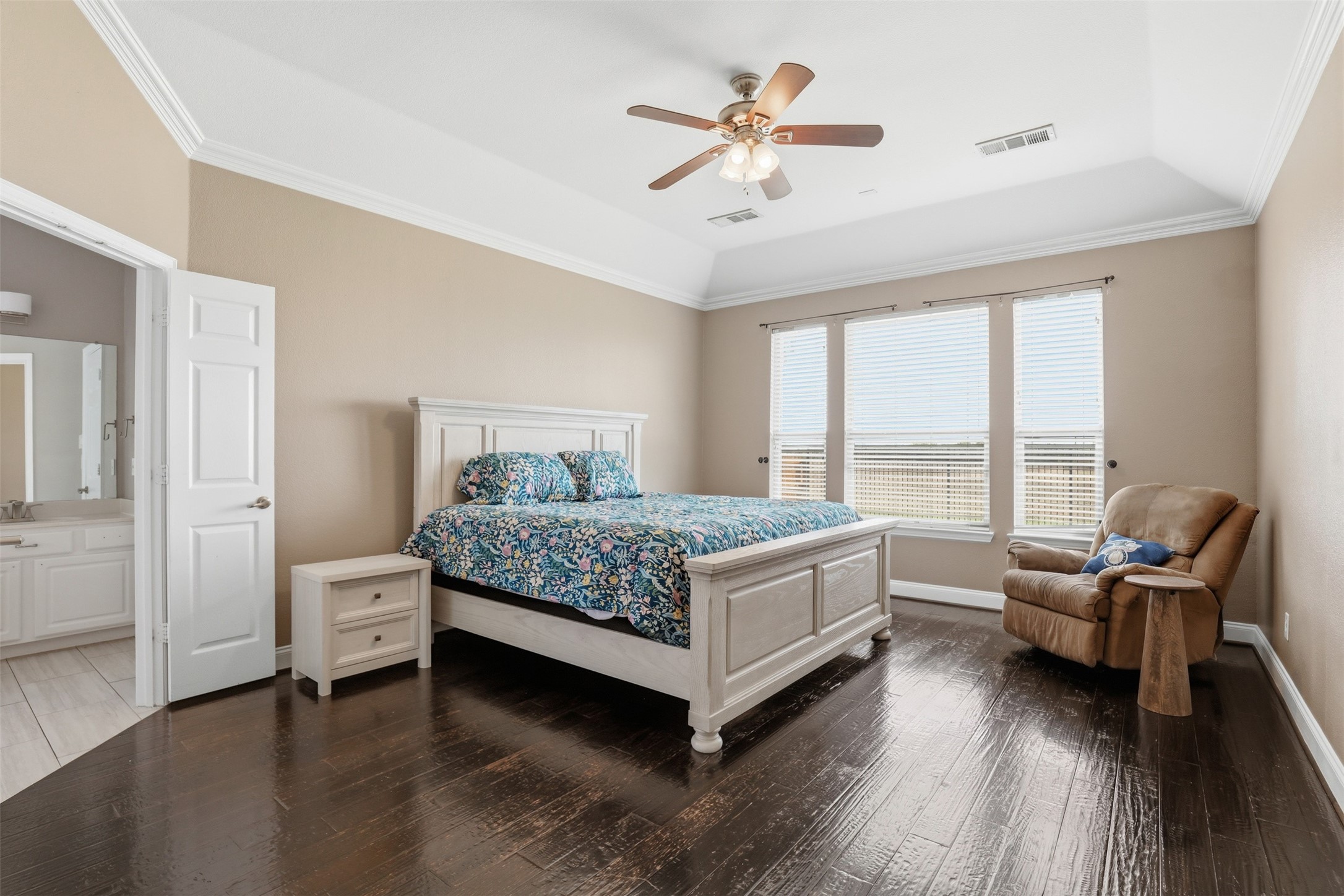 2451 Beachview Drive Grand Prairie TX 75054