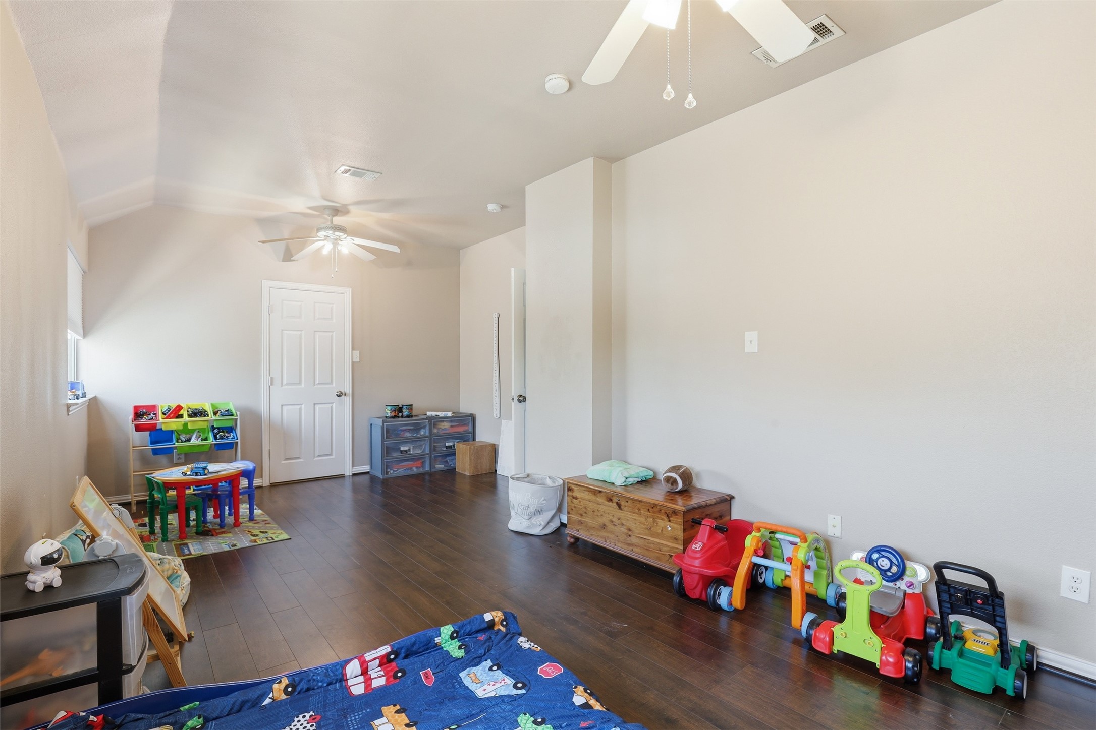 2451 Beachview Drive Grand Prairie TX 75054