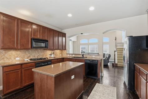 2451 Beachview Drive Grand Prairie TX 75054