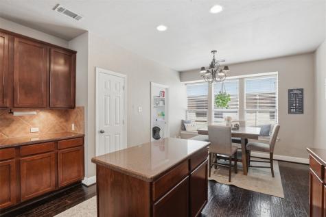 2451 Beachview Drive Grand Prairie TX 75054