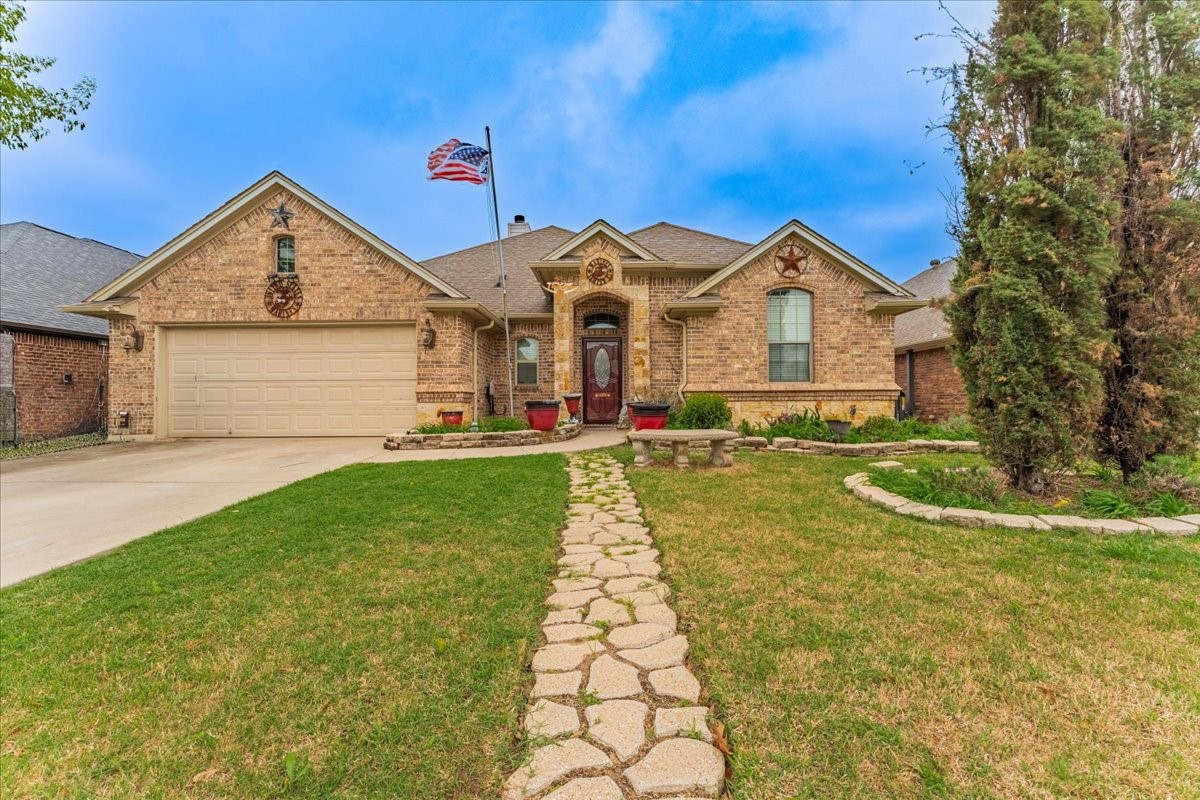 809 Big Willow Drive Saginaw TX 76179