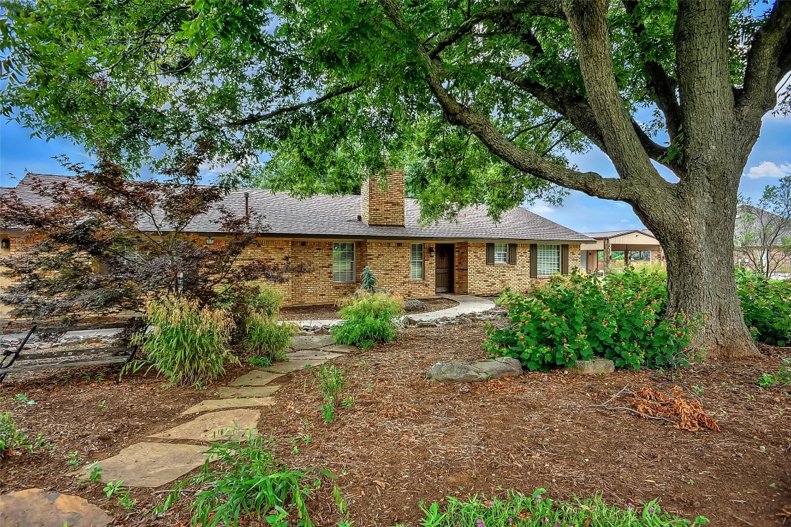 124 W Fox Creek Lane Whitesboro TX 76273