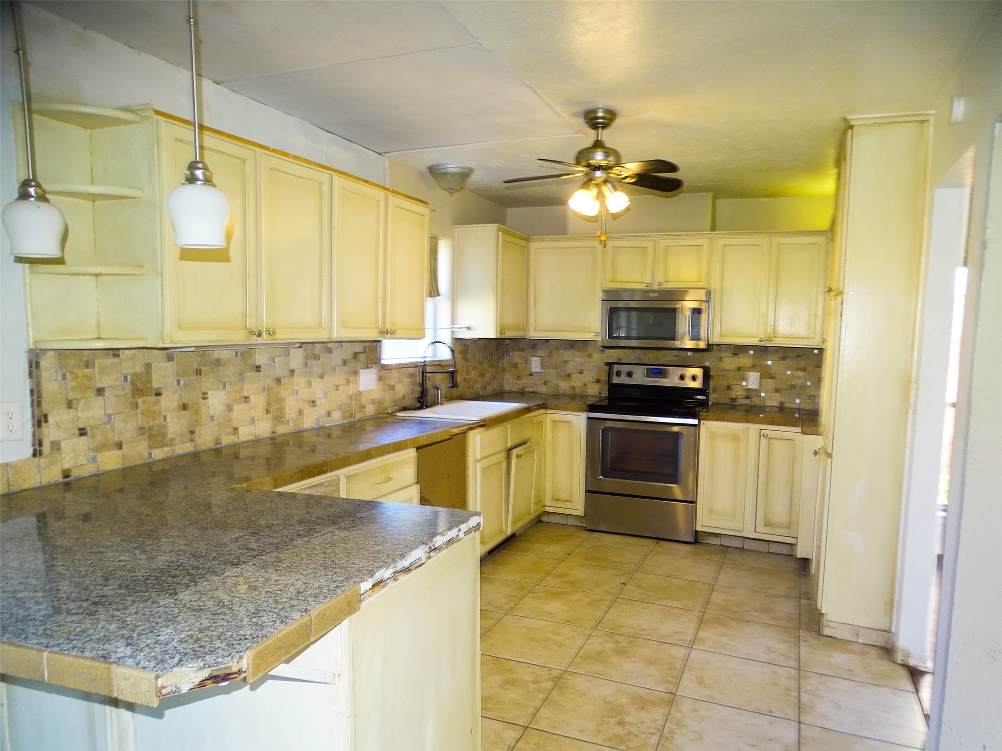 1218 Birchbrook Street Grand Prairie TX 75052
