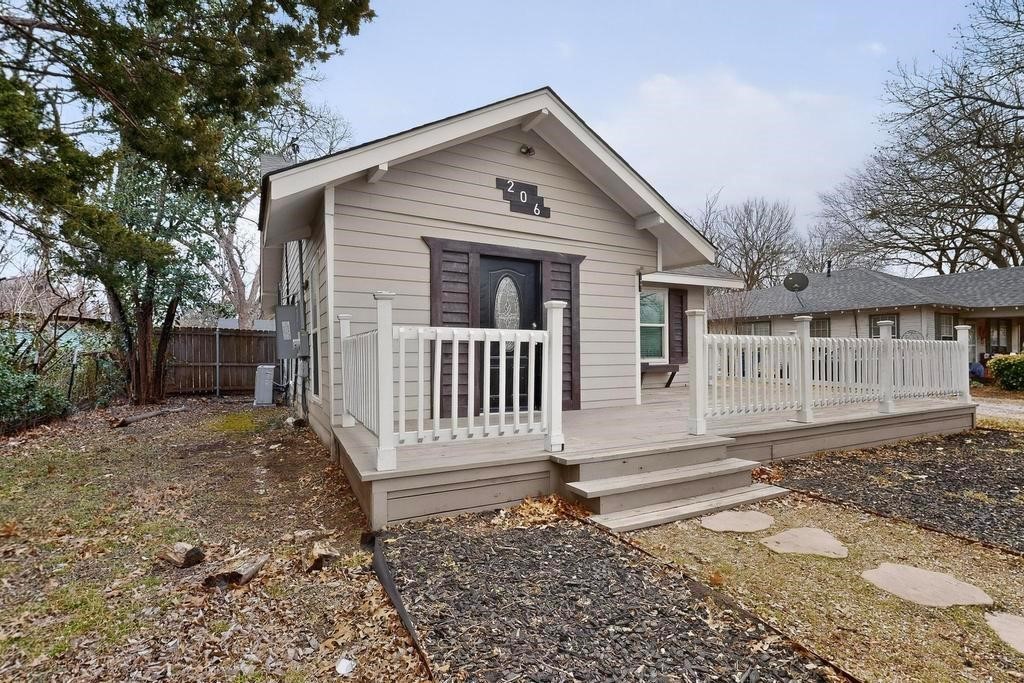 206 Farley Street Waxahachie TX 75165