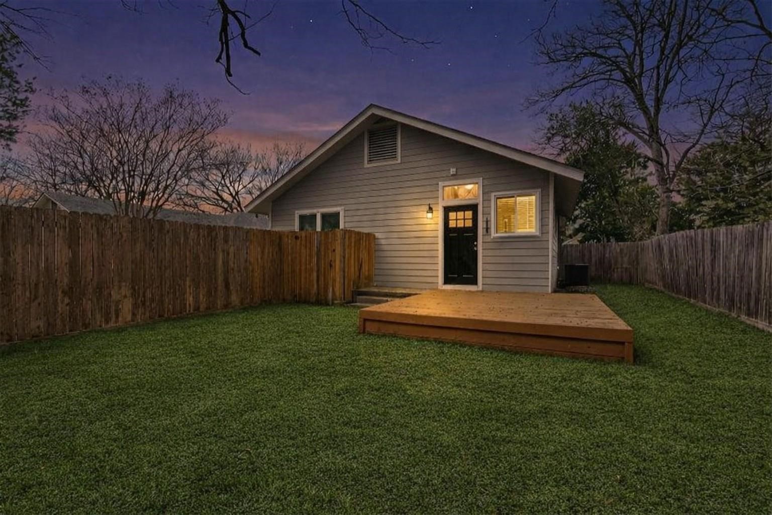 206 Farley Street Waxahachie TX 75165