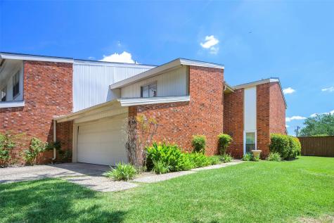2946 Woodcroft Circle Carrollton TX 75006