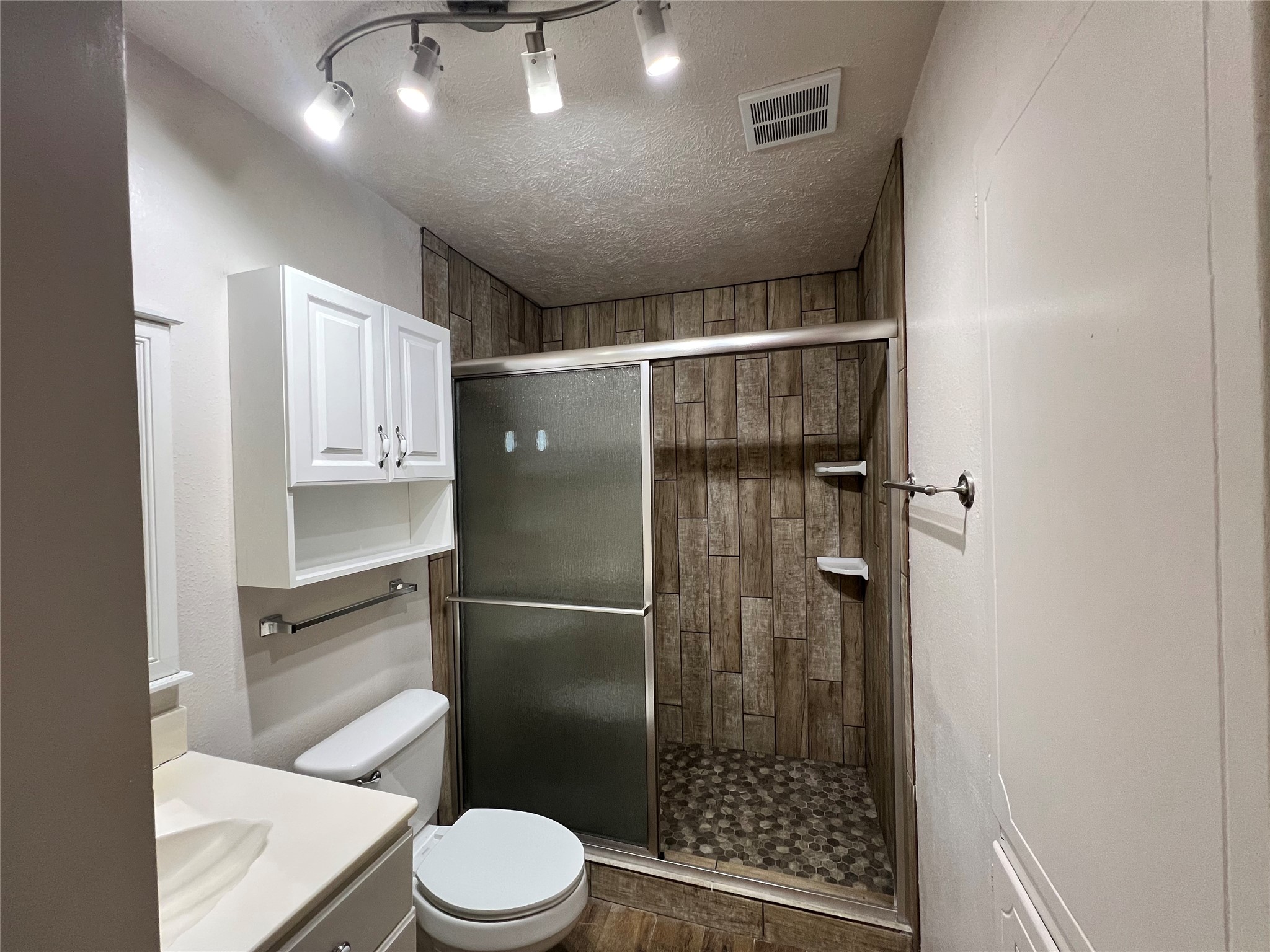 600 Lake Drive Lake Dallas TX 75065