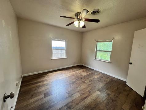 600 Lake Drive Lake Dallas TX 75065