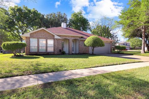 4974 Garden Grove Court Grand Prairie TX 75052