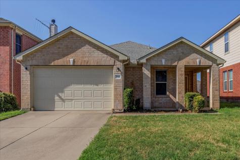 7944 Meadow Spring Lane Fort Worth TX 76120