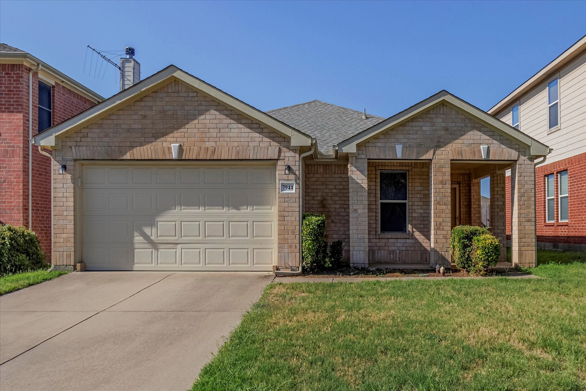 7944 Meadow Spring Lane Fort Worth TX 76120