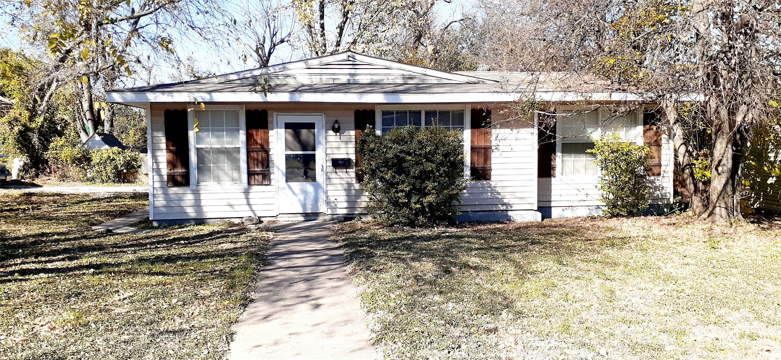 5860 Dennis Avenue Fort Worth TX 76114