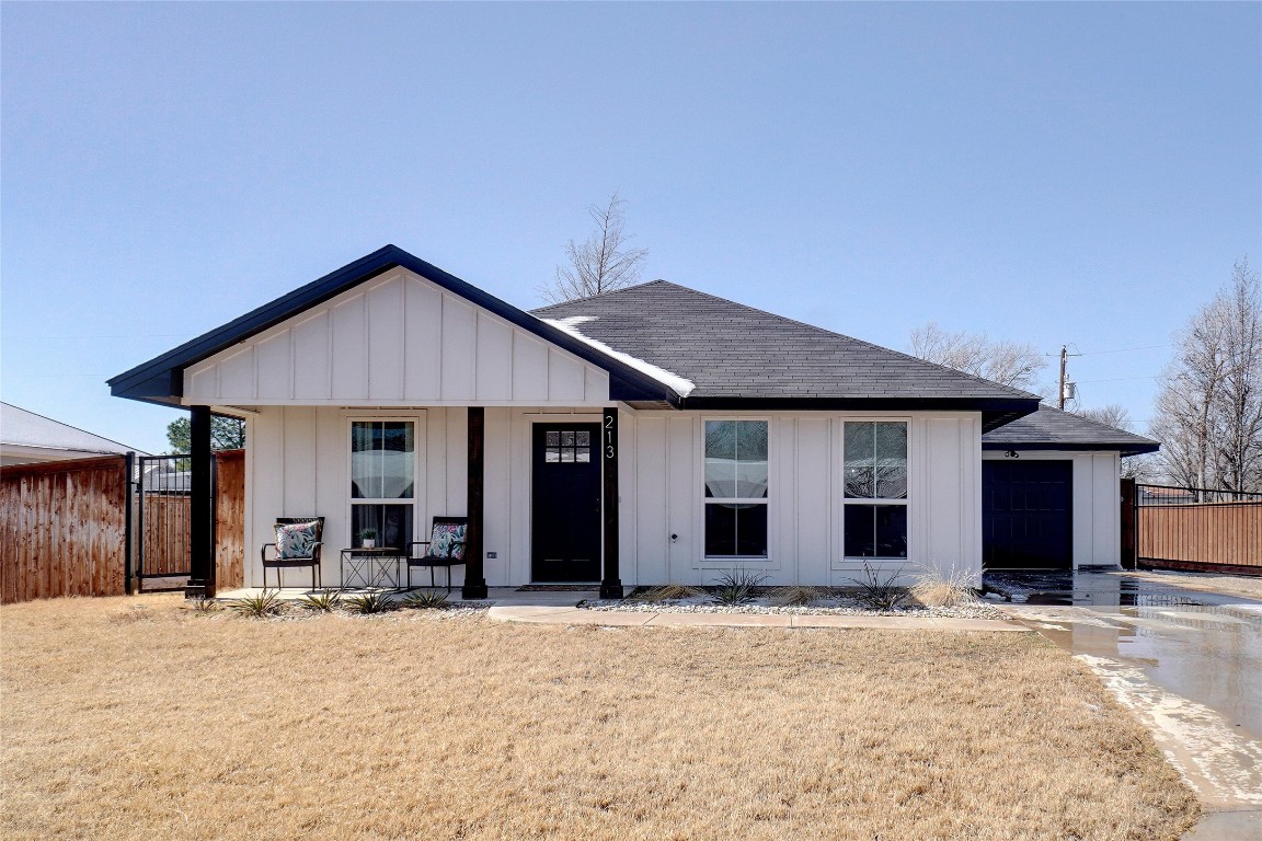 213 Birchwood Street Azle TX 76020