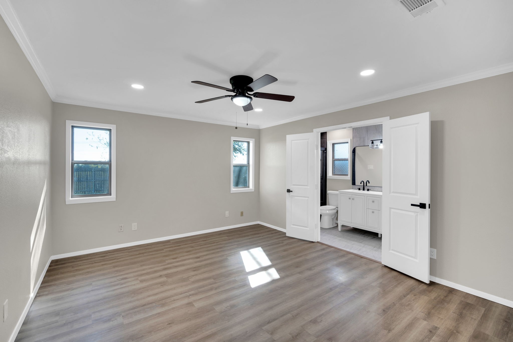 221 N Edgefield Road Waxahachie TX 75165