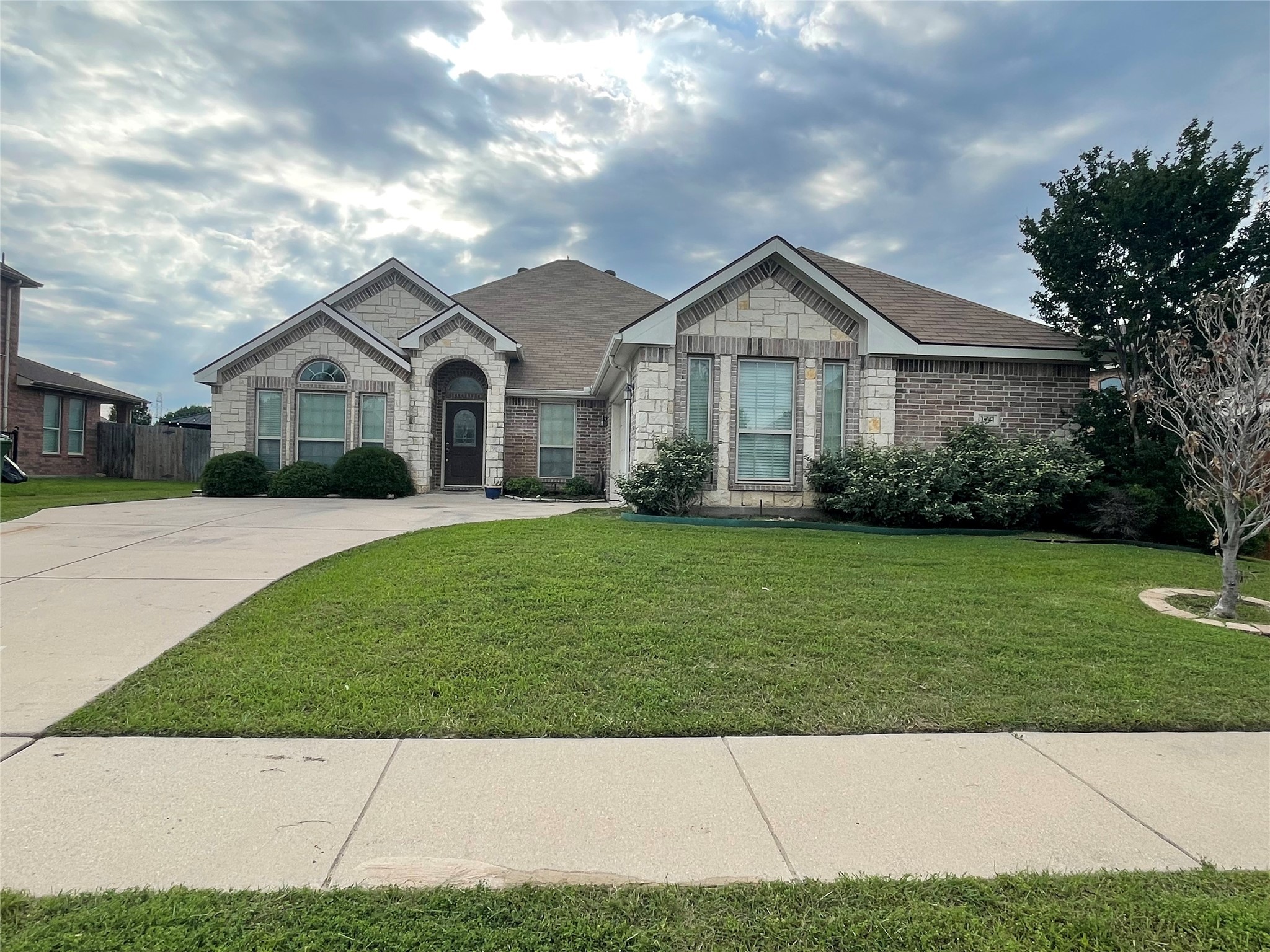 1711 Grey Willow Lane Arlington TX 76002
