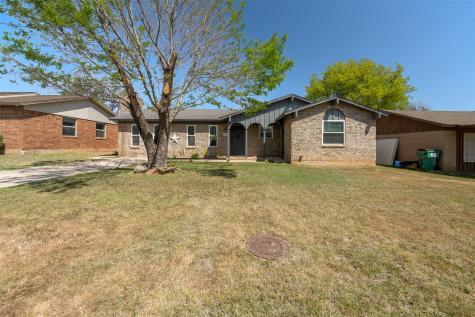 1320 Edgehill Trail Iowa Park TX 76367