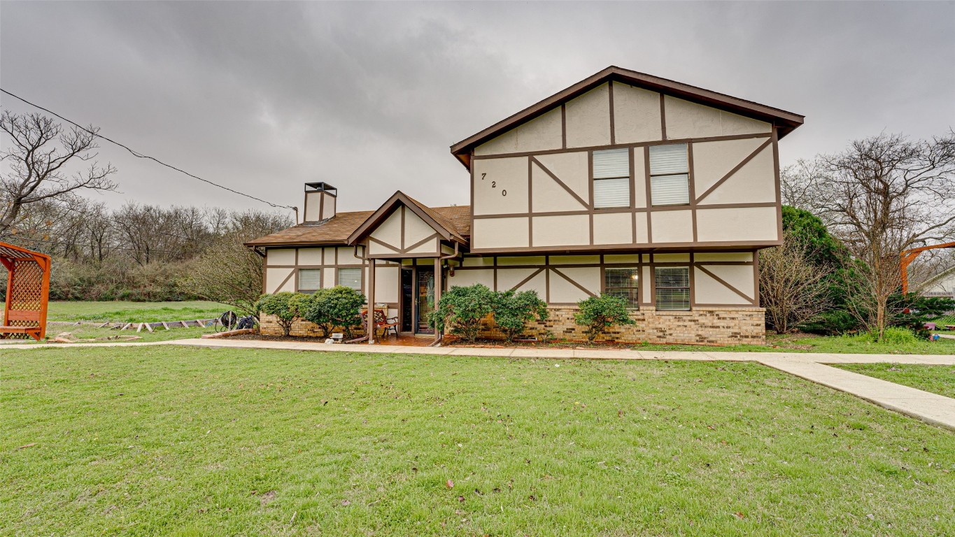 720 Marantha Street Desoto TX 75115