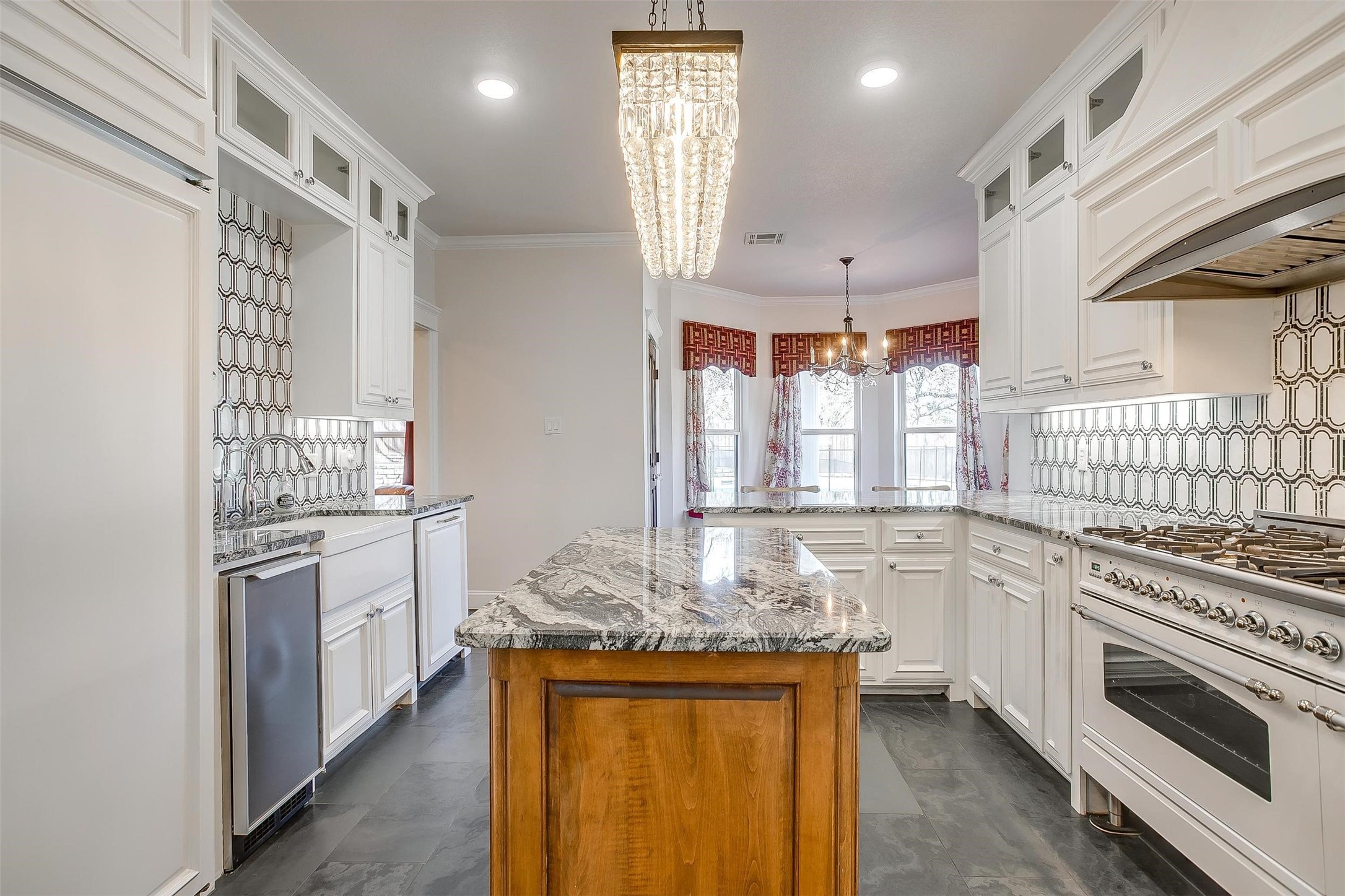 1421 Highlake Lane Weatherford TX 76087