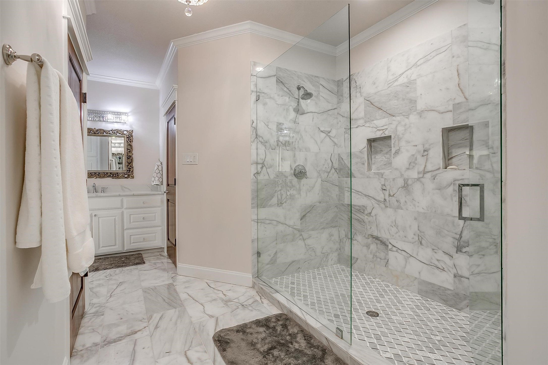 1421 Highlake Lane Weatherford TX 76087