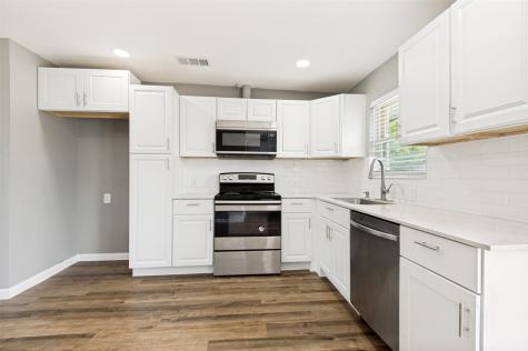 737 Cranbrook Lane Grand Prairie TX 75052