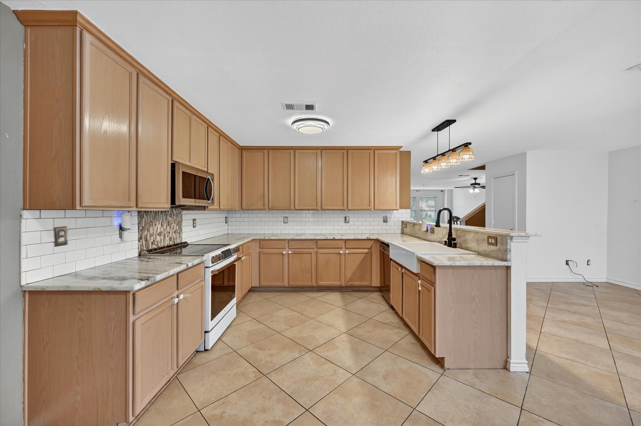 2540 Blue Myrtle Way Dallas TX 75212