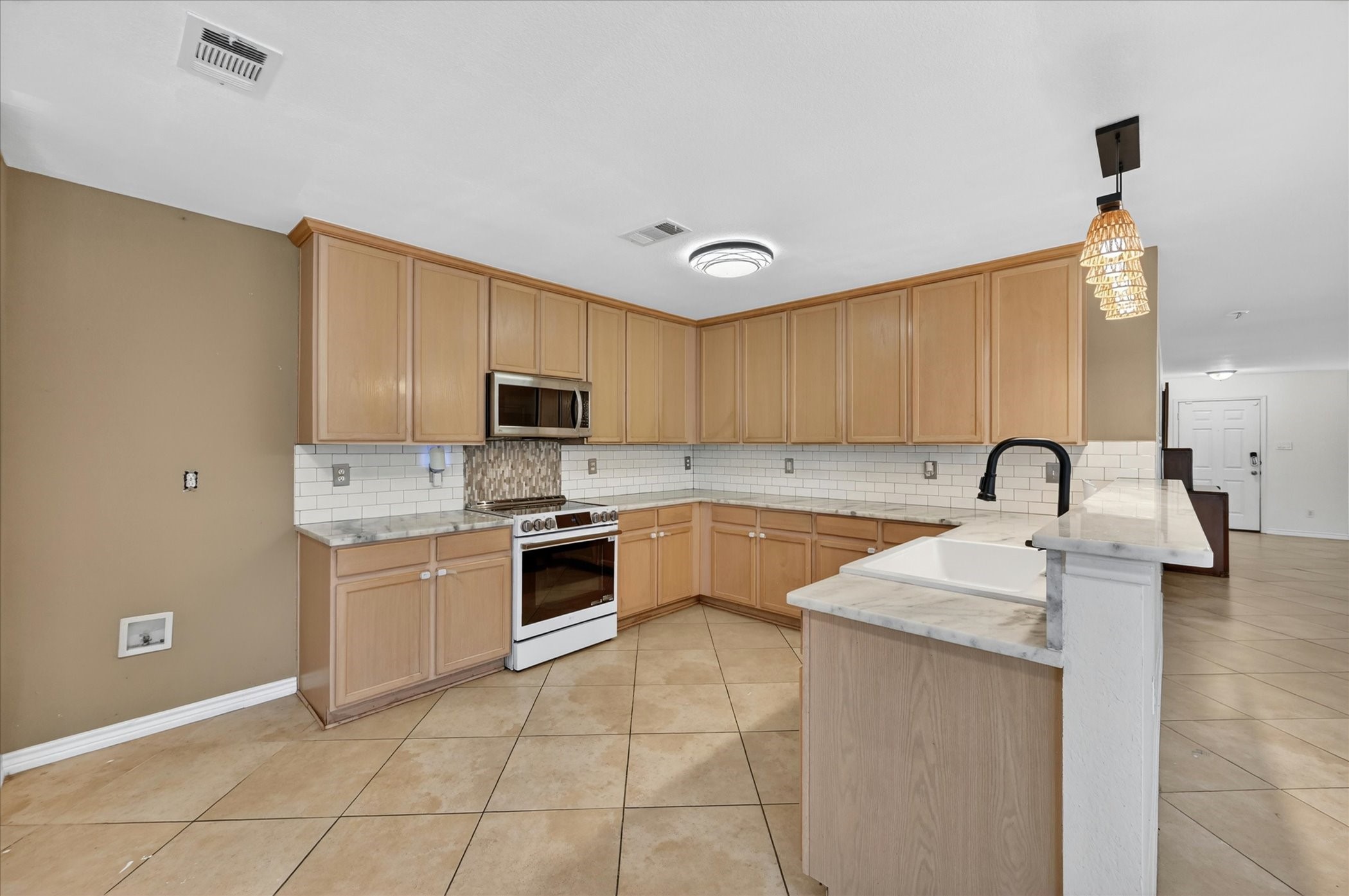 2540 Blue Myrtle Way Dallas TX 75212