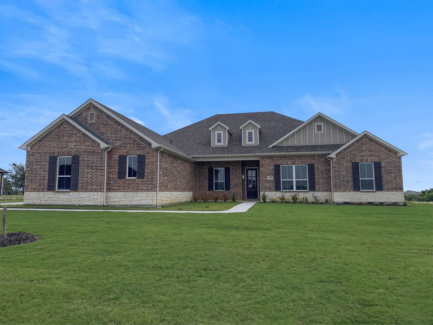 208 Slimp Bluff Azle TX 76020