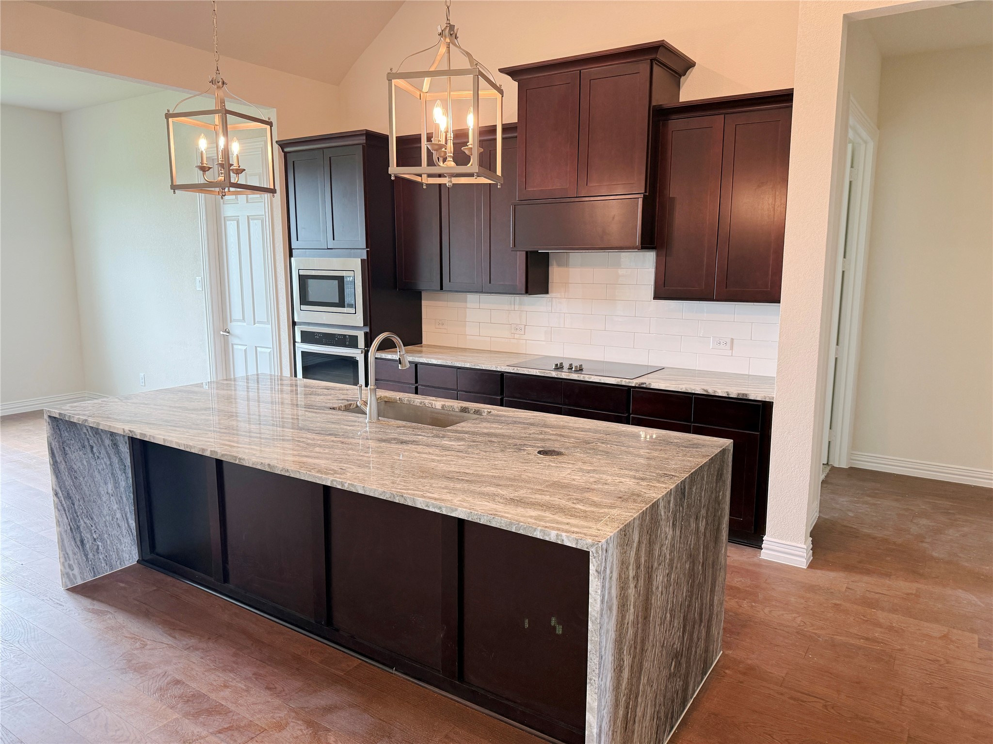 208 Slimp Bluff Azle TX 76020