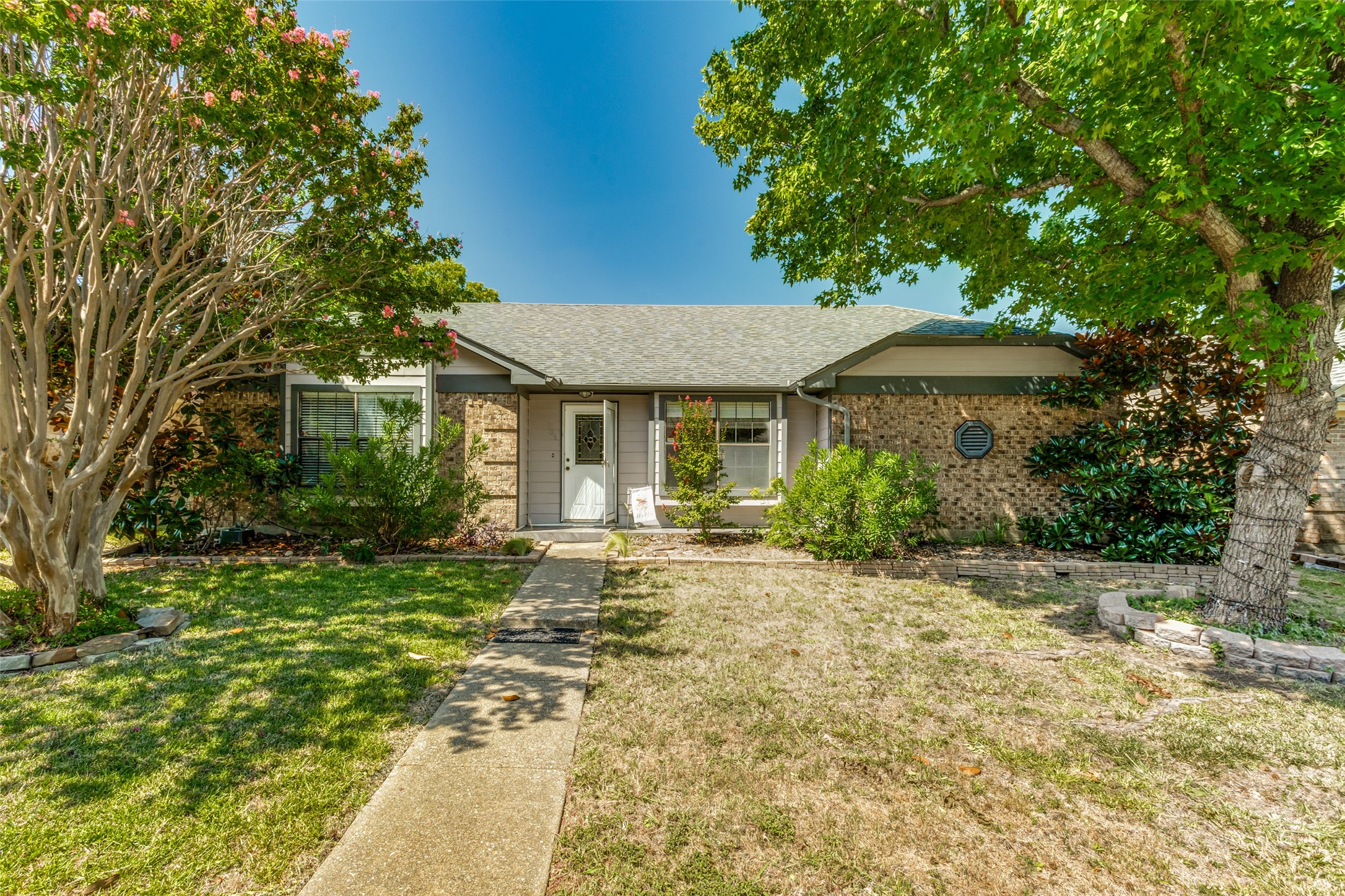306 E Schreiber Street Garland TX 75040