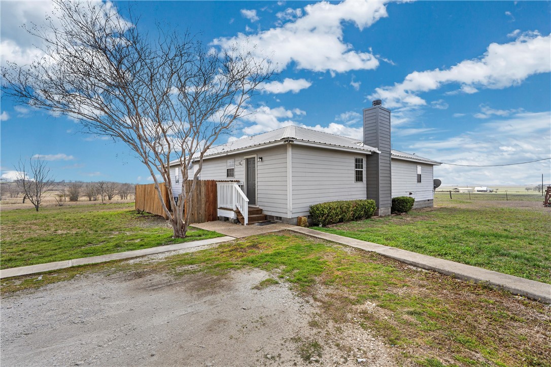 933 Lcr 114 Axtell TX 76624