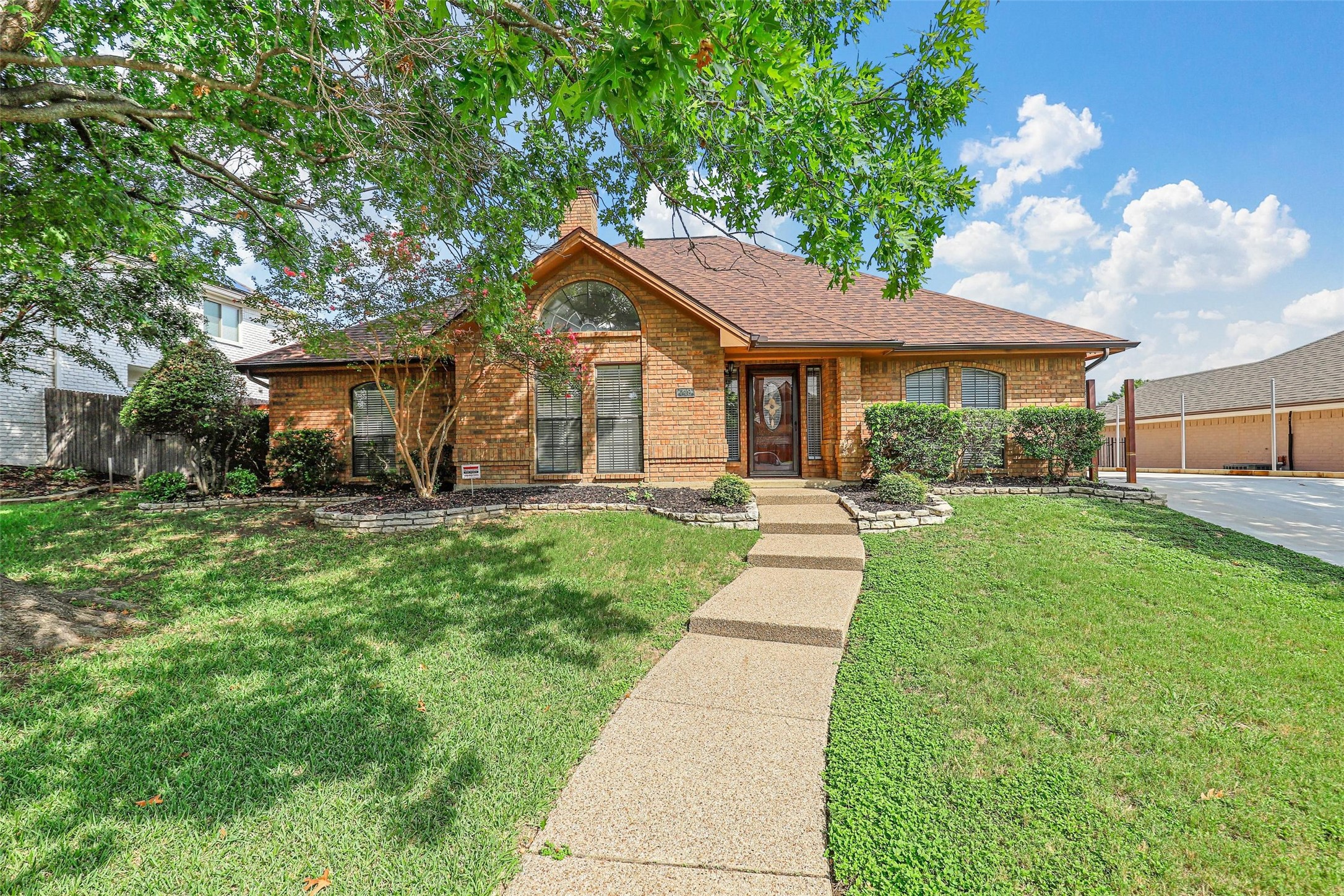 712 Herman Drive Hurst TX 76054