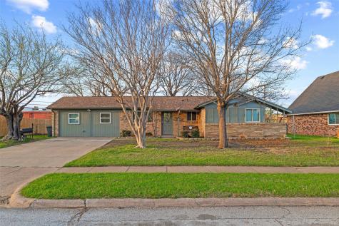 614 Greenbrook Lane Grand Prairie TX 75052