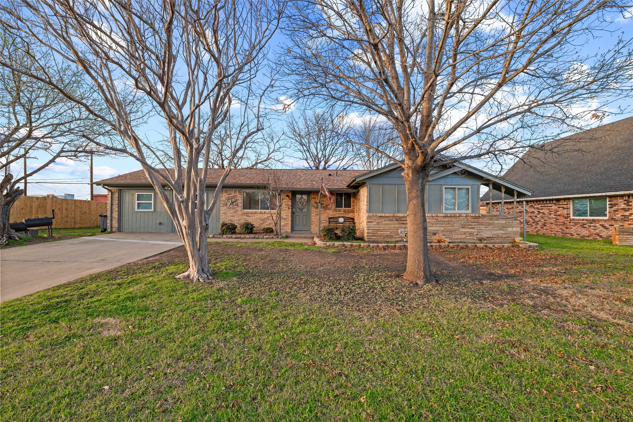 614 Greenbrook Lane Grand Prairie TX 75052