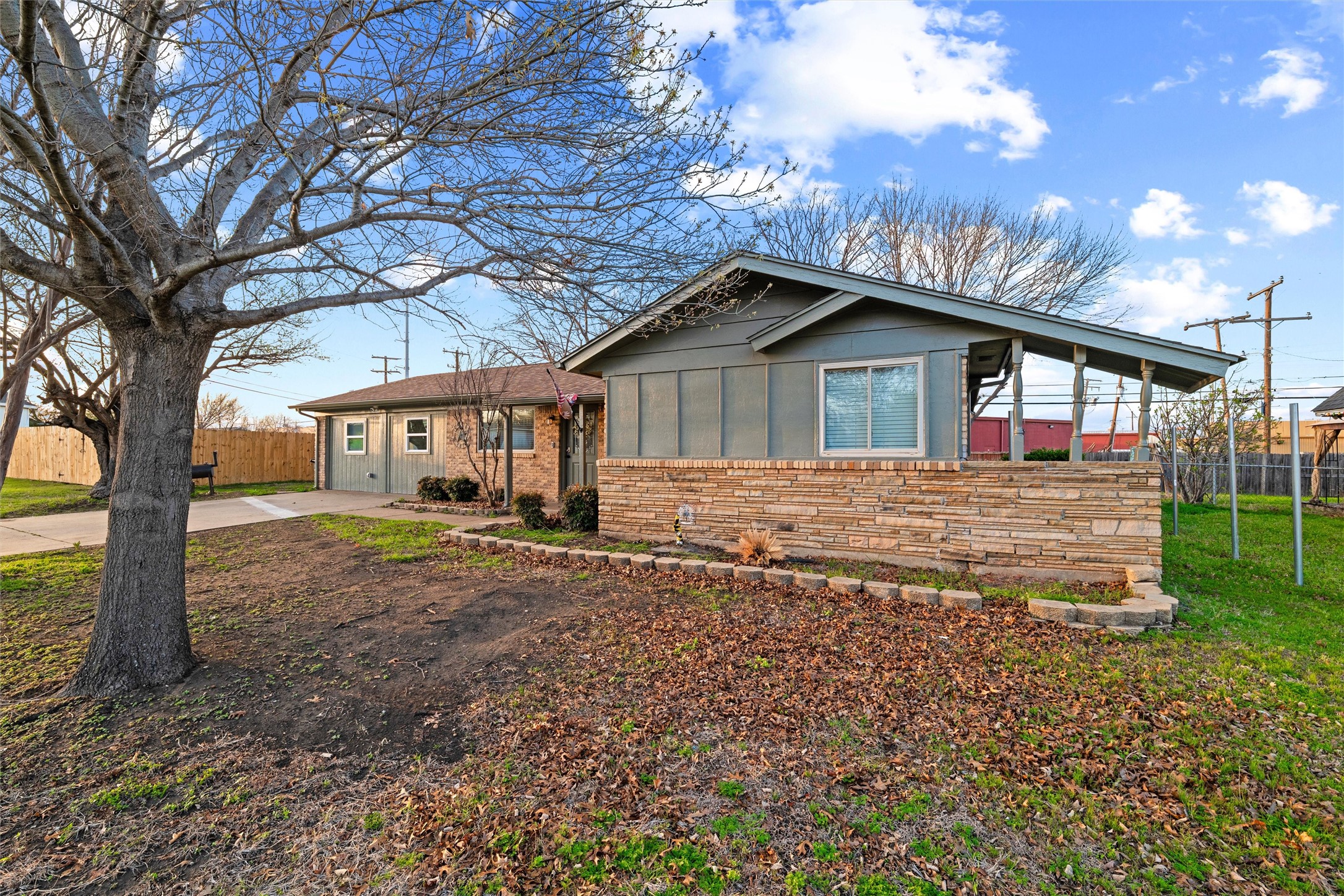 614 Greenbrook Lane Grand Prairie TX 75052