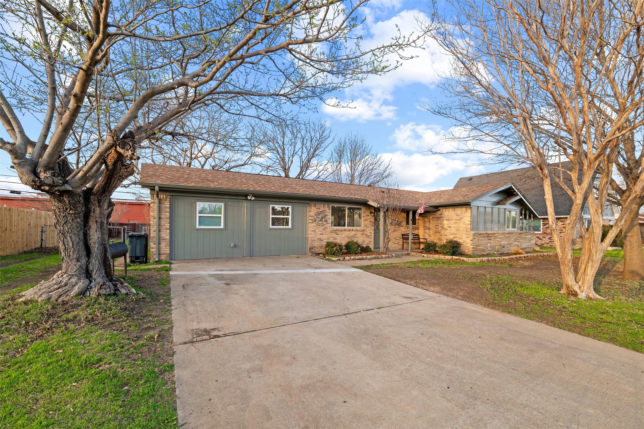 614 Greenbrook Lane Grand Prairie TX 75052