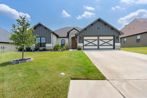 213 Bayless Avenue Godley TX 76044